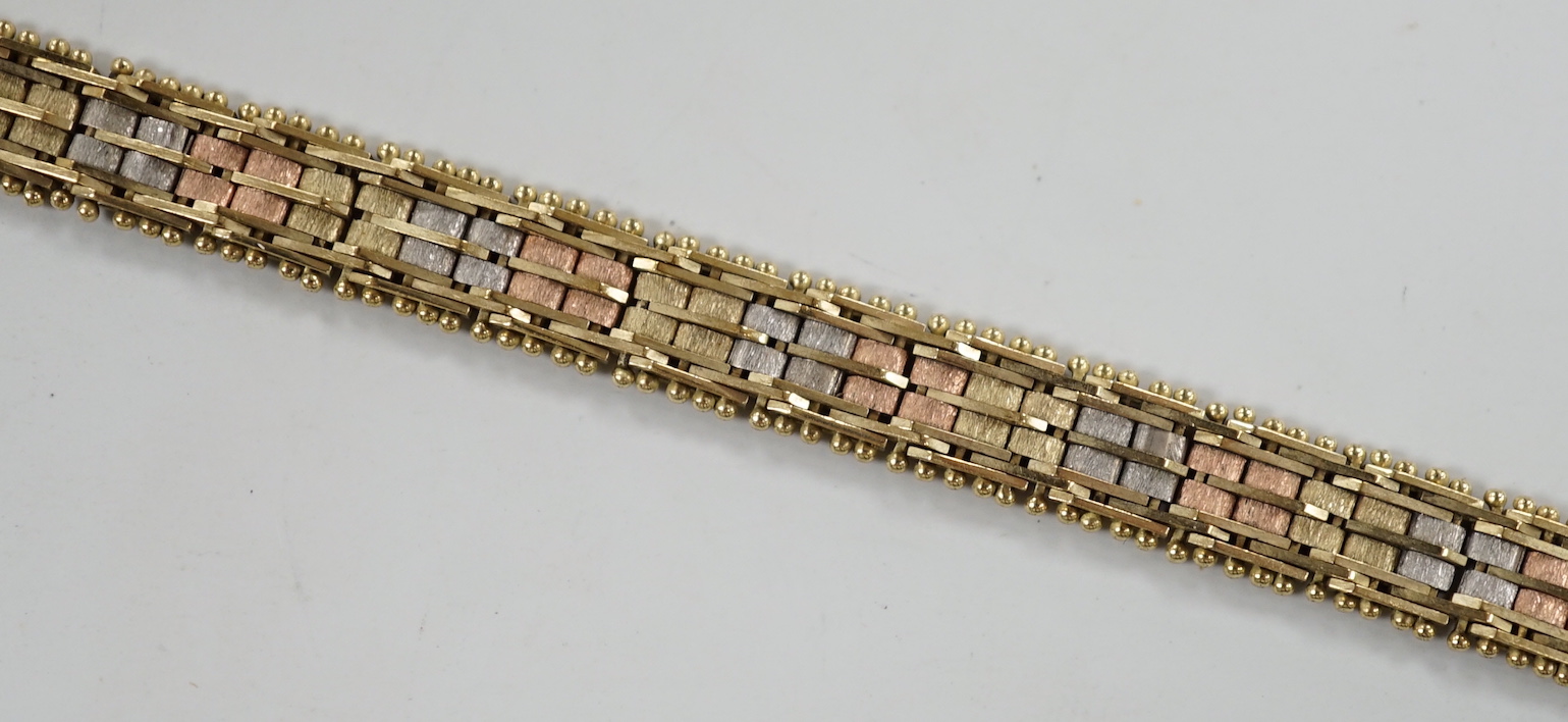 A modern three colour 375 bracelet, 17cm